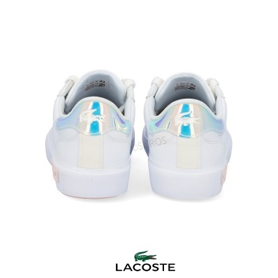 Tênis brancos Lacoste com detalhe holográfico