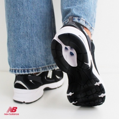 Sapatilha New Balance 530 Mr530 Cc Multi-preto