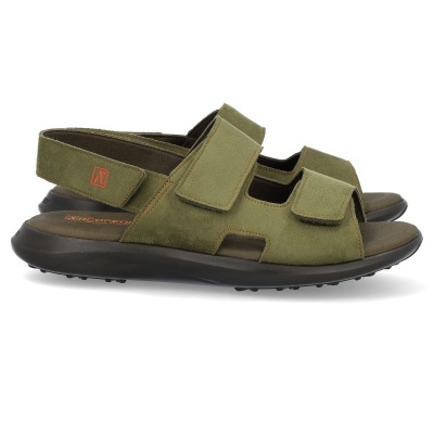 Sandálias verdes com solas pretas e fechos de velcro largas