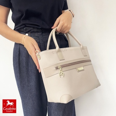 Mala bege claro de senhora com fecho frontal e alças duplas