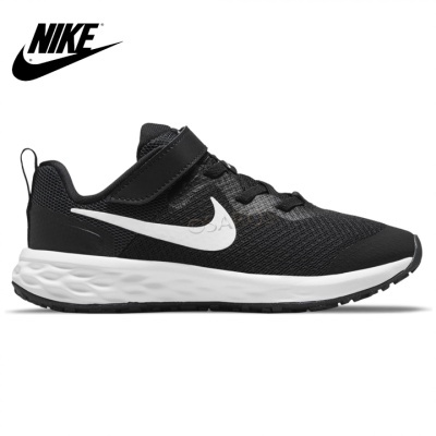 Ténis desportivos Nike pretos com sola branca e fecho em velcro