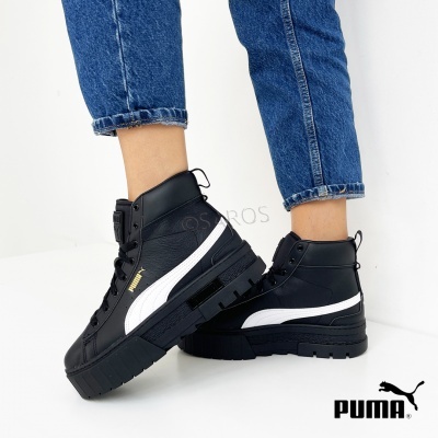 Ténis pretos de cano alto com detalhe branco lateral e sola preta PUMA