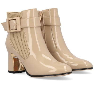 Botins femininos bege com salto alto grosso e detalhe metálico dourado