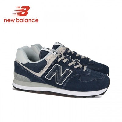 Sapatilhas desportivas New Balance em azul escuro com detalhes cinzentos e brancos