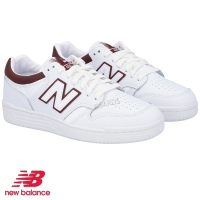 Sapatilhas New Balance brancas com detalhes em bordeaux