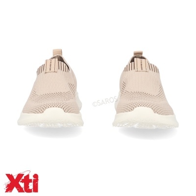 Sapatilhas slip-on bege com sola branca e detalhes castanhos