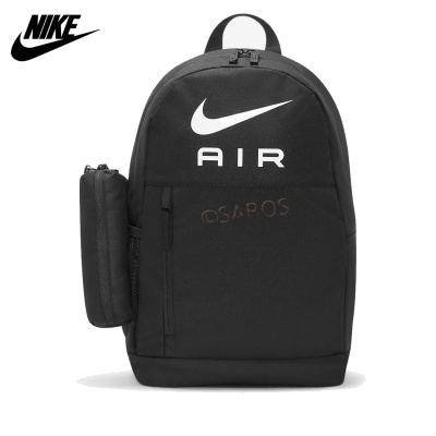 Mochila preta Nike Air com bolso lateral cilíndrico e logotipo branco