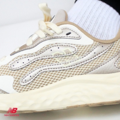 Sapatilha New Balance Fresh Foam Arishi Waris Tg4 Multi-bege