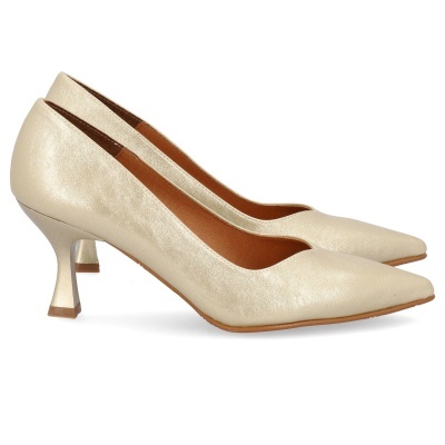 Sapatos de senhora creme perolado com salto médio curvado