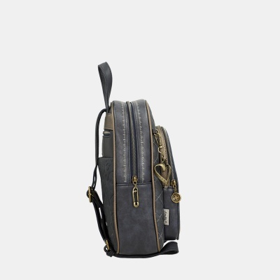 Mochila compacta cinzenta escura com fechos dourados, vista lateral