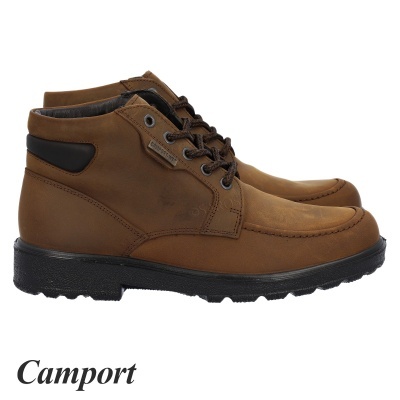 Botas masculinas marrons em couro com sola preta e atacadores pretos