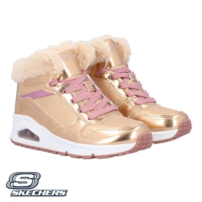 Ténis Skechers dourados com forro de pelo e atacadores rosa