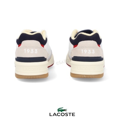 Sapatilhas Lacoste brancas e bege vistas de trás com número 1933 e logo Lacoste