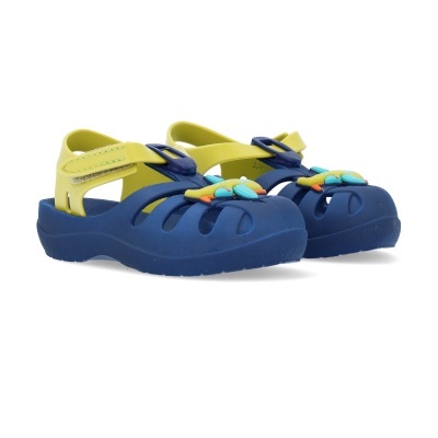 Sandálias infantis azuis e amarelas com decoração de flor