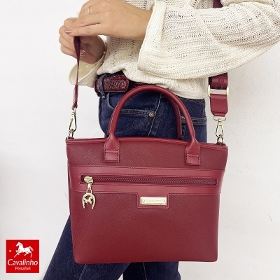 Mala vermelha Cavalinho Premium em pele sintética com fechos e alça ajustável
