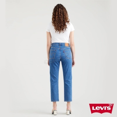 Calças de ganga Levi's azul médio vistas de costas