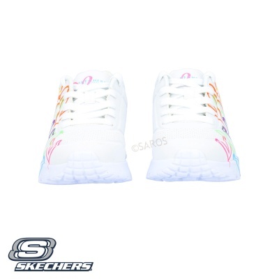 Ténis Skechers brancos com padrão floral colorido nas laterais