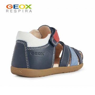 Sandália infantil GEOX azul com fecho de velcro e sola castanha