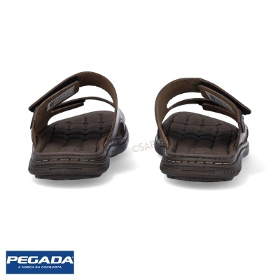 Par de sandálias castanhas Pegada com tiras ajustáveis em velcro