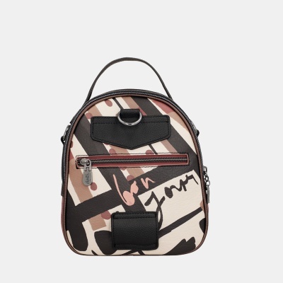 Mochila pequena bege e preta com estampado gráfico