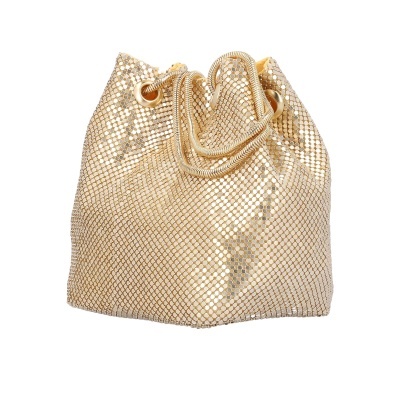 Mala sacola dourada com efeito metálico e alças de corda