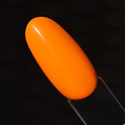 verniz laranja vibrante em paleta de amostras