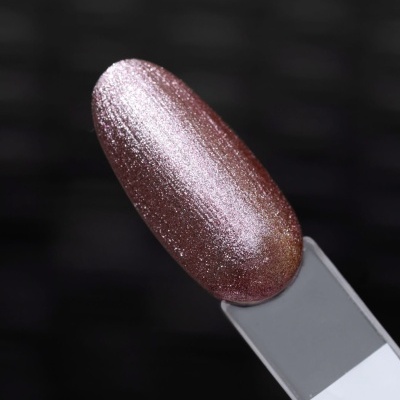 Amostra de verniz de unhas rosa metálico brilhante