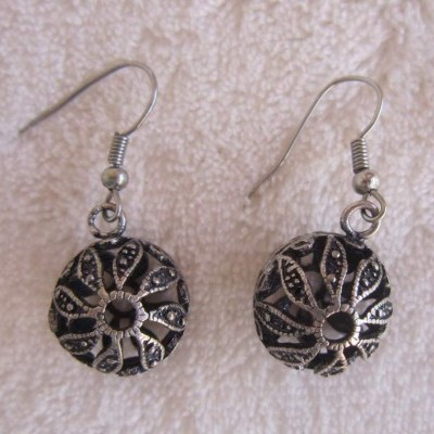 Brincos Bolas Ocas Prateadas