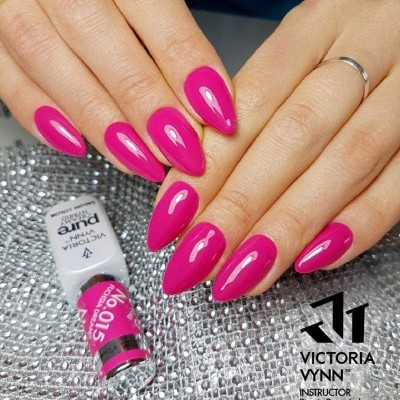 Victoria Vynn Verniz Gel Nº 015 - Fuchsia Dreams - 8 ml