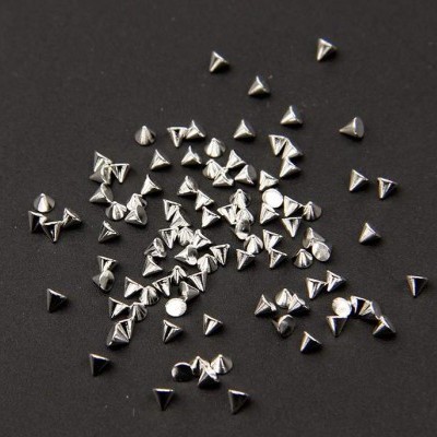 Spikes Prateados Pequenos - 10 unidades