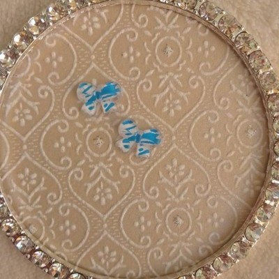 Laços Azuis Claros e Brancos - 1 Par