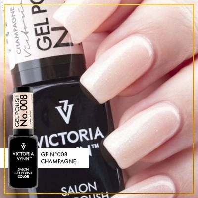 Verniz gel Victoria Vynn champanhe GP Nº008 aplicado em unhas compridas claras