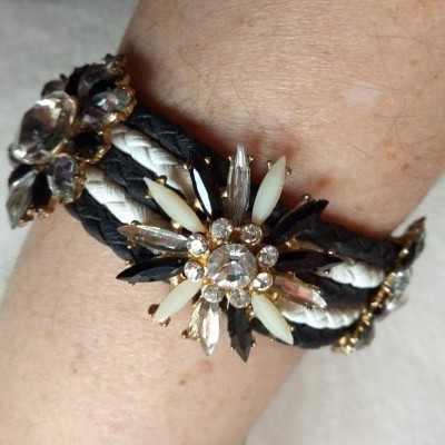 Pulseira Flores Preto e Branco