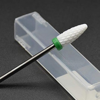 Broca de unhas com ponta branca e estojo transparente