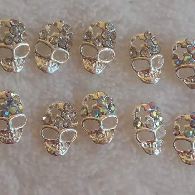 Caveira Prateada com cruz  - 1 unidade