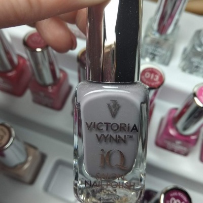 Victoria Vynn Verniz iQ Nº 004