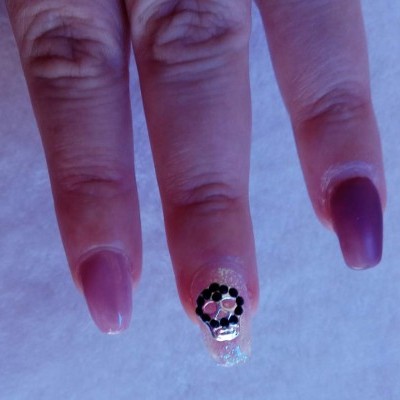 Caveira com Brilhantes Pretos - 1 unidade