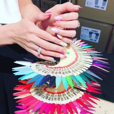 Mostruário de 120 cores em Carrossel - Formato Stiletto - Branco