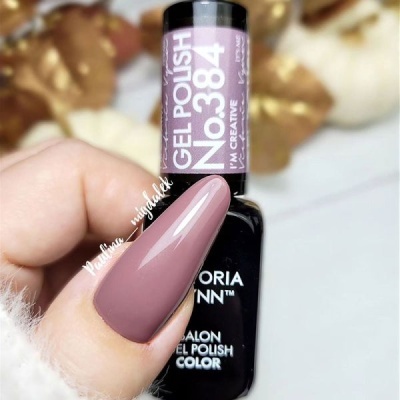 Frasco de verniz gel No 384 rosa e unha pintada da mesma cor