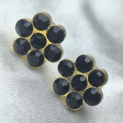 Brincos Pretos em Forma de Flor