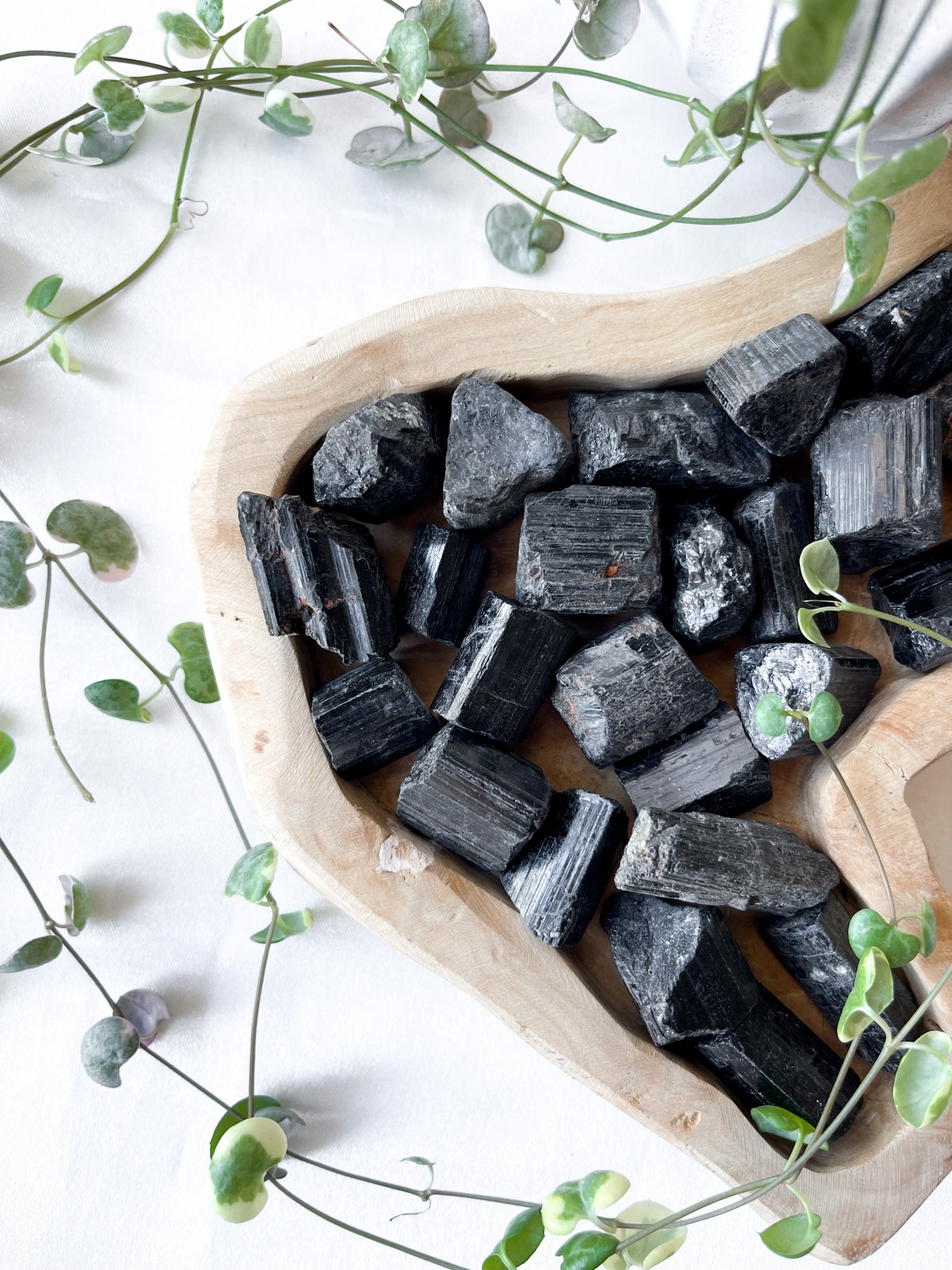 TURMALINA&#x20;NEGRA&#x20;BRUTA&#x20;DE&#x20;BOLSO