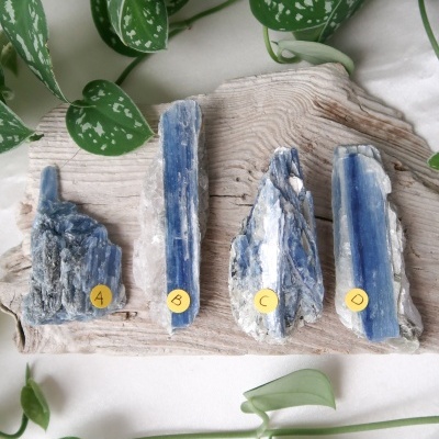 CIANITE&#x20;AZUL&#x20;BRUTA