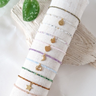 PULSEIRAS 2MM C/ CONTAS AÇO DOURADAS