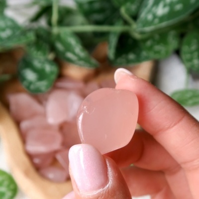 QUARTZO&#x20;ROSA&#x20;ROLADO