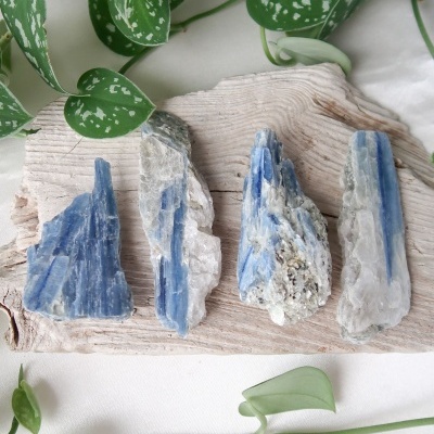 CIANITE&#x20;AZUL&#x20;BRUTA