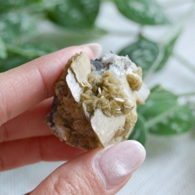 SIDERITE&#x20;C&#x2F;&#x20;QUARTZO,&#x20;MOSCOVITE,&#x20;VOLFROMITE&#x20;E&#x20;CALCOPIRITE