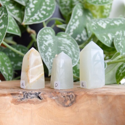 OBELISCO&#x20;GARNIERITE&#x20;&#x28;PEDRA&#x20;DA&#x20;LUA&#x20;VERDE&#x29;