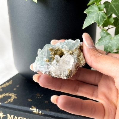 DRUSA&#x20;DE&#x20;QUARTZO&#x20;C&#x2F;&#x20;APATITE&#x20;E&#x20;BARITE&#x20;PORTUGUESA