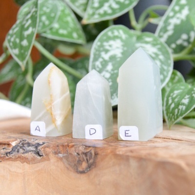 OBELISCO&#x20;GARNIERITE&#x20;&#x28;PEDRA&#x20;DA&#x20;LUA&#x20;VERDE&#x29;