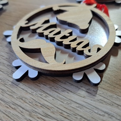 Bola de Natal em madeira c/Nome Próprio - Rapaz